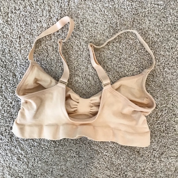 SKIMS Tan Bra - Picture 6 of 10